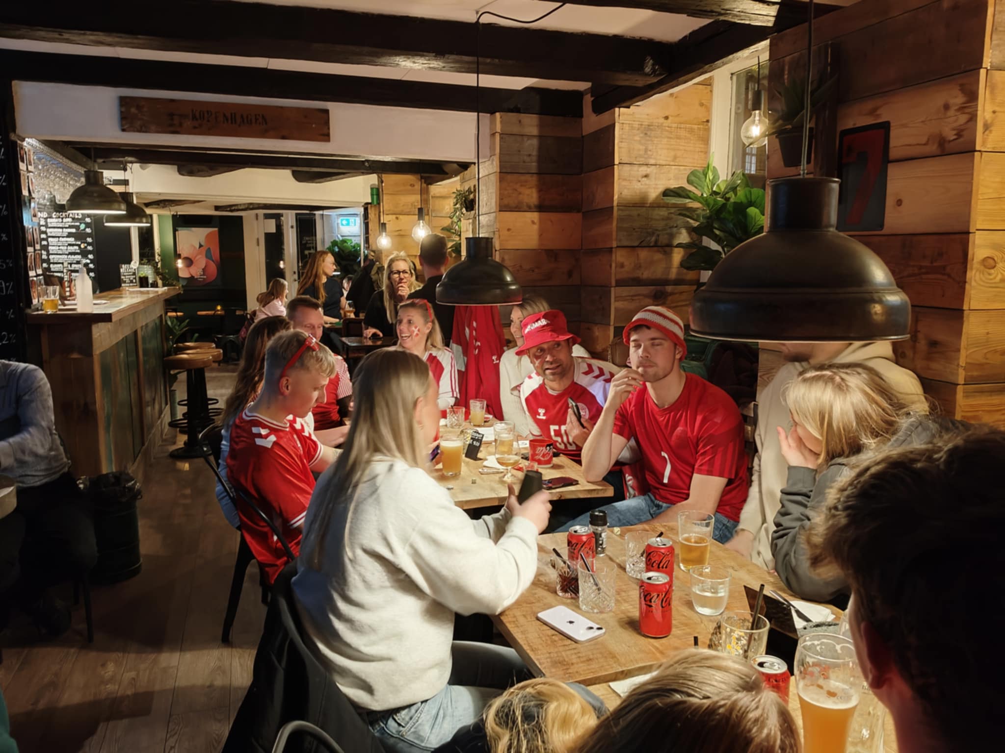 Privat selskab med øl og hyggelig stemning hos Bar’ Godt i København